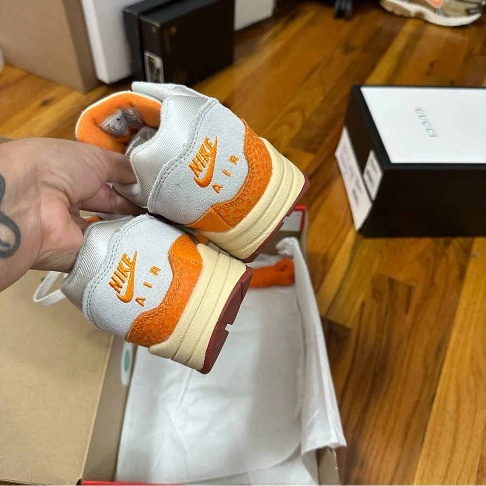 Women Nike Air Max 1 - Picture 5 of 6